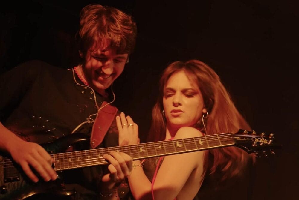 Alexandra Căpitănescu a lansat o versiune metal pentru piesa "Zodia vrăjitor" - VIDEO