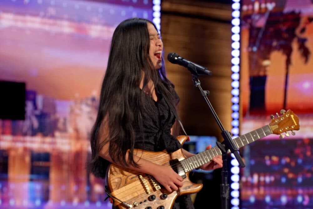 VIDEO: O adolescentă de 16 ani a impresionat la "America's Got Talent" cu reinterpretarea piesei "Zombie" (The Cranberries)