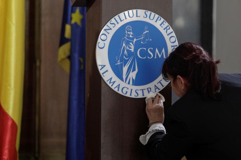 Cum își apără judecătorii din CSM „lista neagră” de oameni politici, asociații și redacții pe care le consideră vinovate de „decredibilizarea justiției” / Decizia luată în cazul sesizării unui fost ministru al Justiției