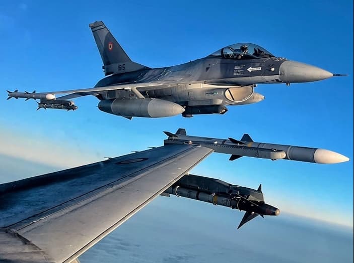 Drona doborâtă de un F-16 românesc. Primele detalii de la MApN