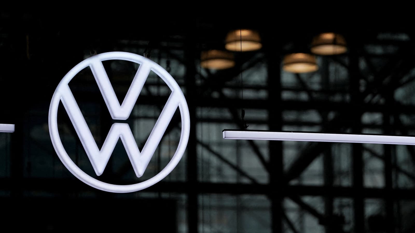 Criză profundă la Volkswagen: Încep concedieri masive la nivel mondial. În Germania vor să închidă uzine, pentru prima dată în istorie