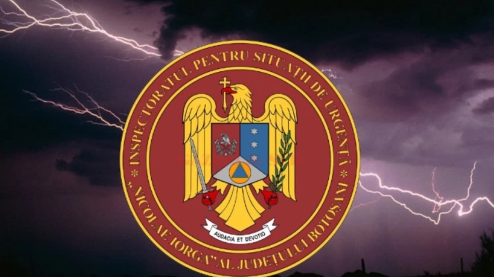 Furtunile au lovit Capitala și alte 16 județe: zeci de locuințe și copaci doborâți