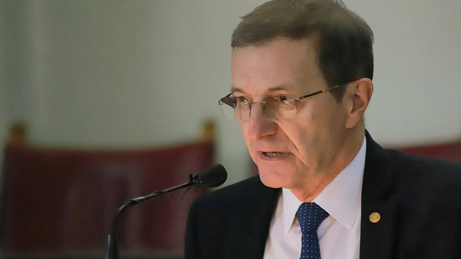 Profesorul Aurel Pop demontează un mit vechi. De unde vine "Servus!", salutul ardelenilor