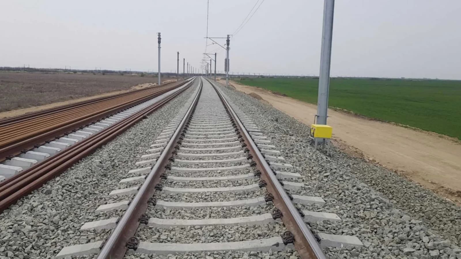 Circulaţia feroviară, afectată în staţia Feteşti, din cauza avarierii accidentale a unor cabluri