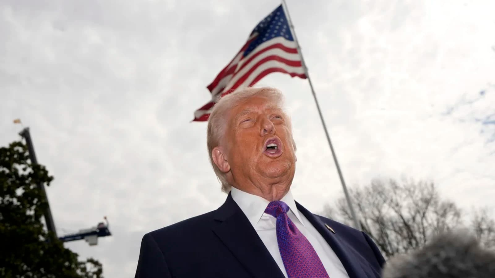 Trump ordonă Trezoreriei SUA să oprească imediat relațiile comerciale cu Spania: „Vom vedea” ce se întâmplă cu UE