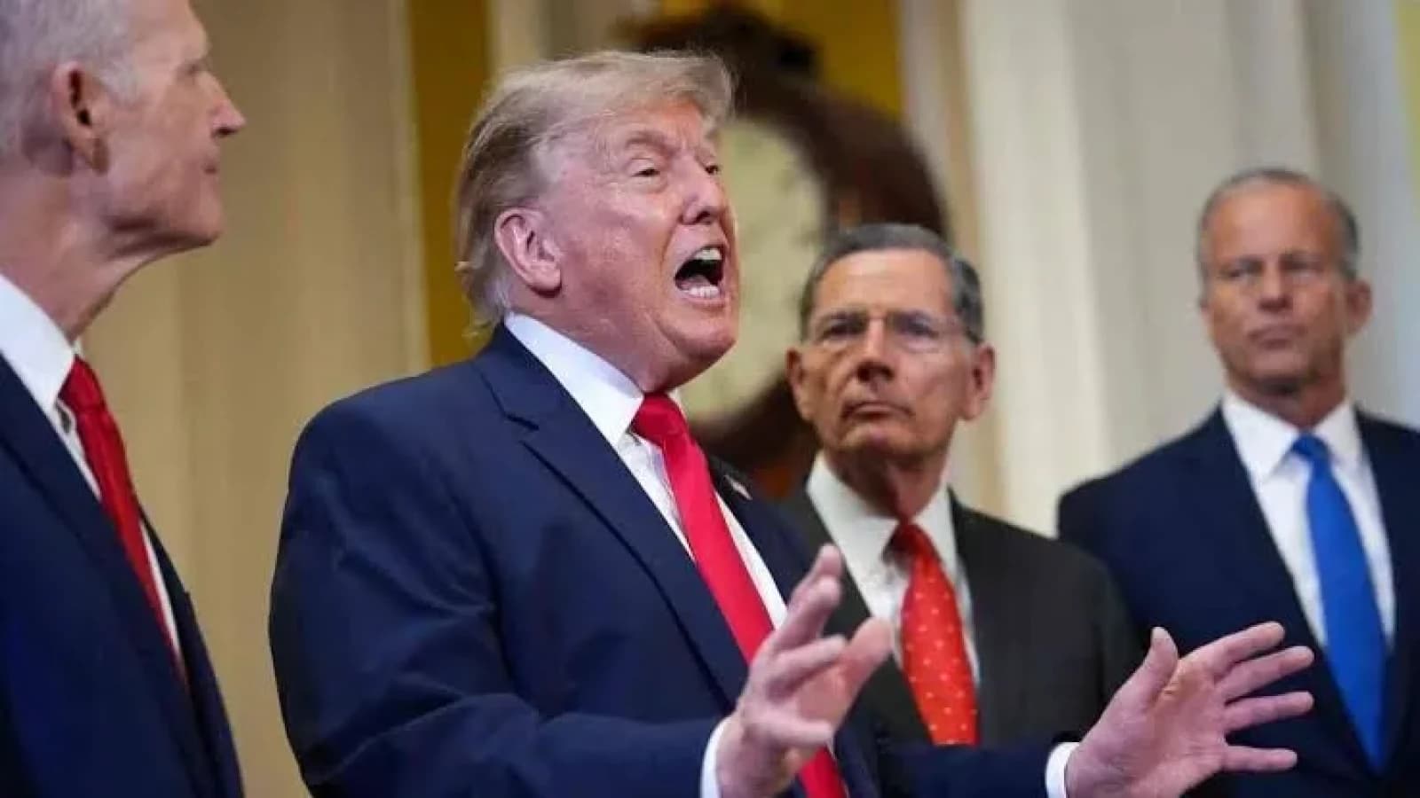 VIDEO Donald Trump anunță o escaladare a conflictului cu Iranul: ”Îi vom lovi foarte tare în seara aceasta şi îi vom lovi tare şi mâine!”