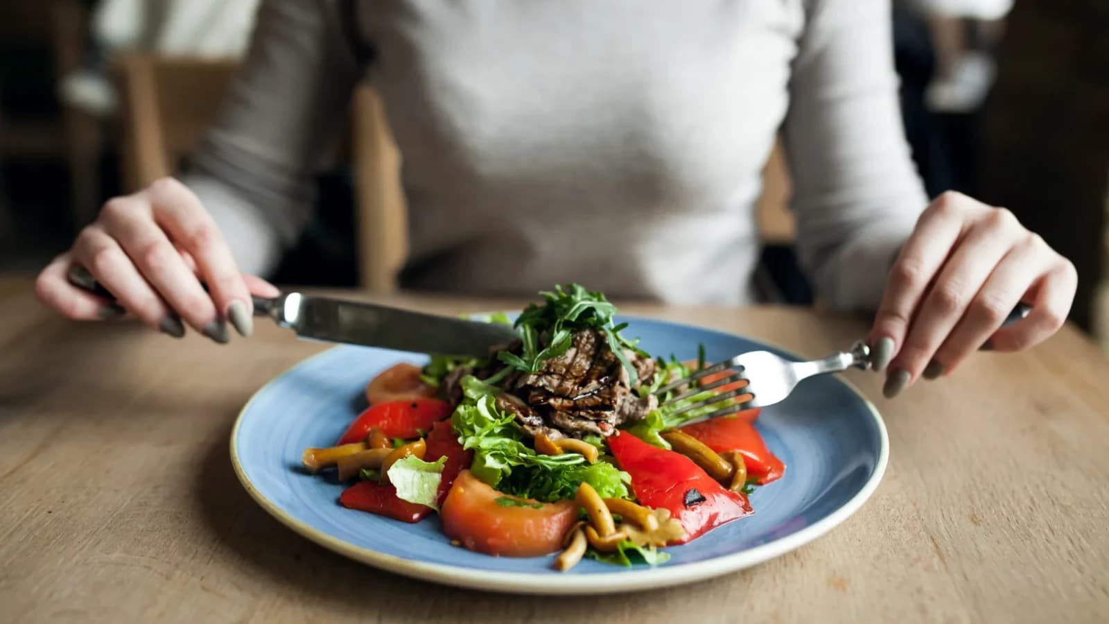 De ce nu funcționează dieta ta? Cele trei reguli care chiar dau rezultate și cele trei greșeli care îți sabotează alimentația