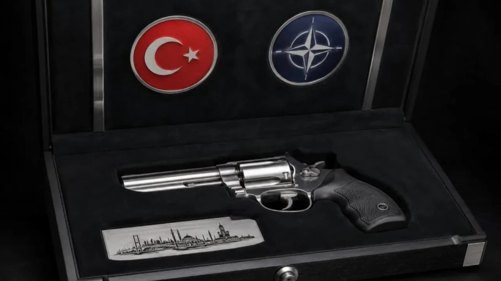 Cadoul neobișnuit primit de Ursula von der Leyen și liderii europeni de la Erdogan: au plecat acasă cu arme și muniție reală