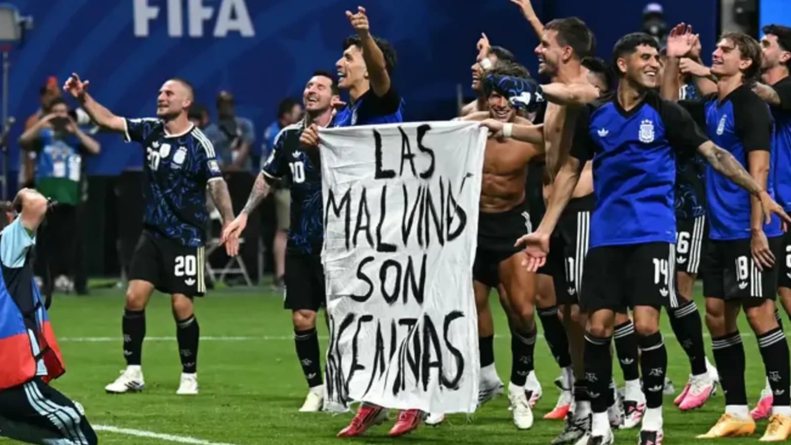 FIFA a luat o decizie istorică: Argentina, liberă să afișeze mesajul controversat despre Insulele Falkland în finala Cupei Mondiale