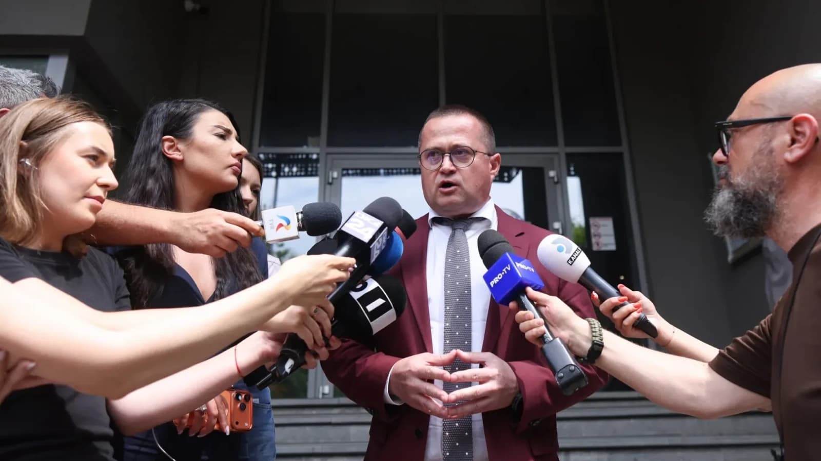Avocatul lui Viorel Pașca acuză: DIICOT cere arestarea pentru 210 victime pe care nu le poate identifica